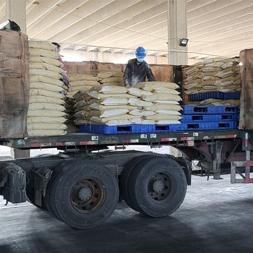 工業(yè)級丁二酸發(fā)貨現場(chǎng)